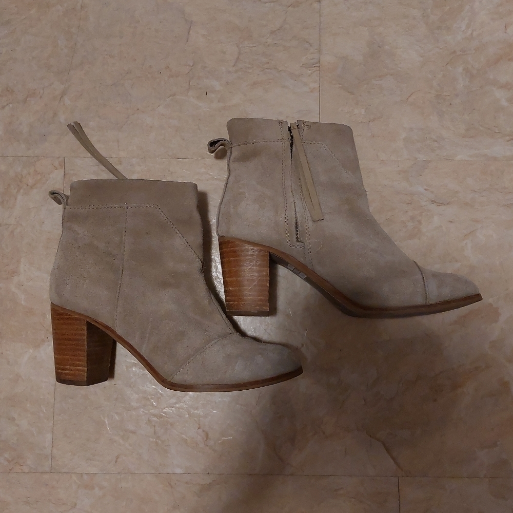 Toms  lunata suede boots size 7